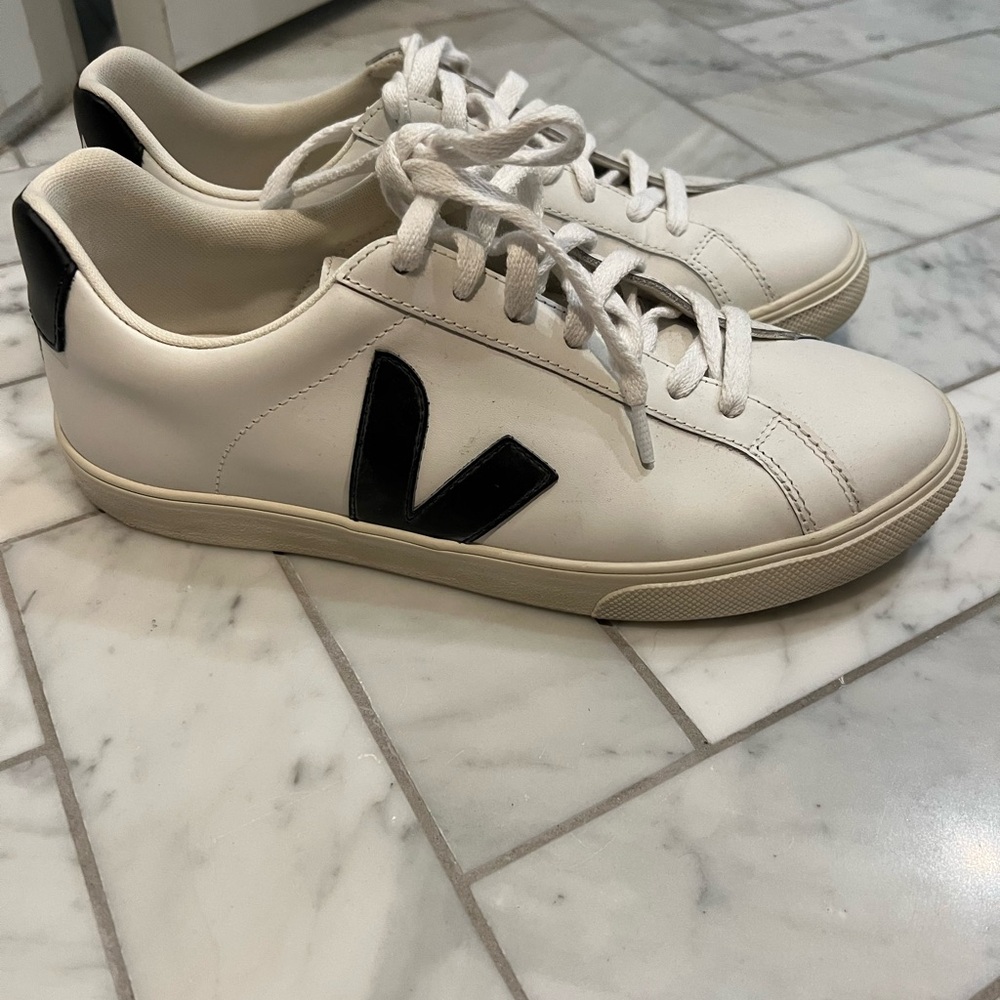 Veja shoes, Size 8